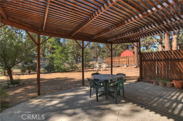 2208 Manzanita Lane, Big Bear City CA: https://media.crmls.org/medias/503d3759-883c-4309-8b63-4b9703f070e6.jpg