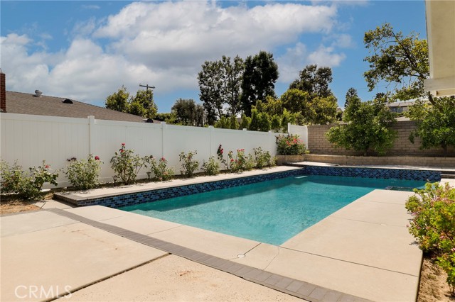 Detail Gallery Image 37 of 51 For 22534 Paul Revere Dr, Calabasas,  CA 91302 - 4 Beds | 2/1 Baths