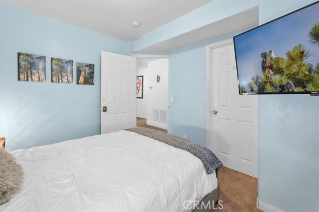 Detail Gallery Image 12 of 30 For 39965 Hillcrest, Big Bear Lake,  CA 92315 - 4 Beds | 2 Baths