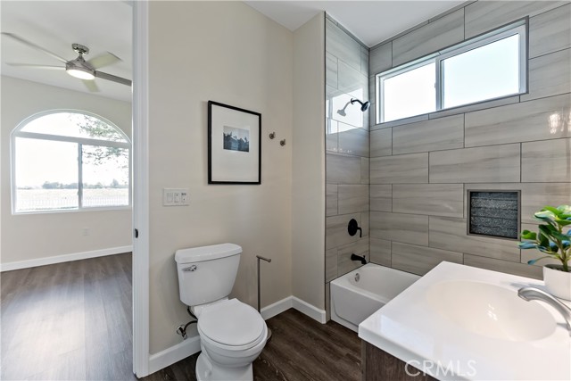 Detail Gallery Image 18 of 34 For 286 N Locan Ave, Fresno,  CA 93737 - 5 Beds | 4/1 Baths