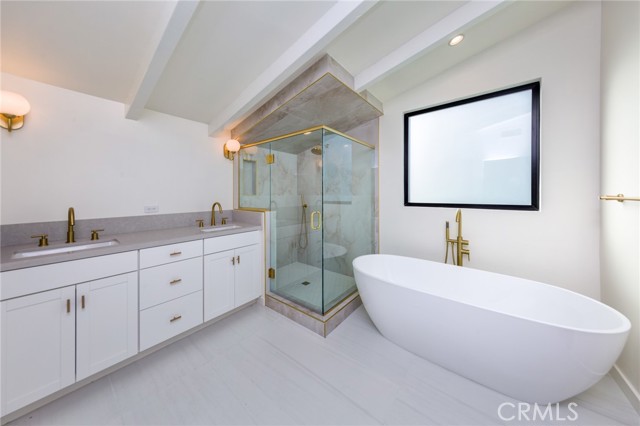 Detail Gallery Image 16 of 23 For 12745 Hartland Street, North Hollywood,  CA 91605 - 3 Beds | 2/1 Baths