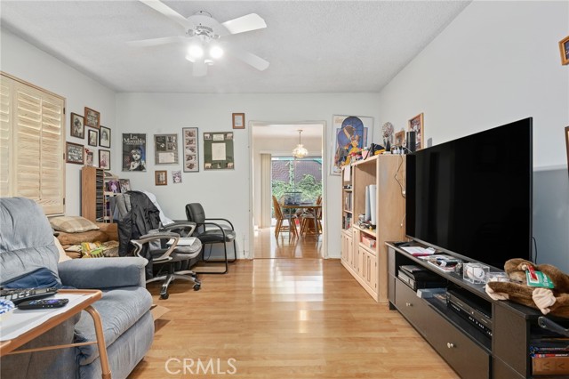 Detail Gallery Image 14 of 22 For 18937 Olympia, Porter Ranch,  CA 91326 - 4 Beds | 2/1 Baths