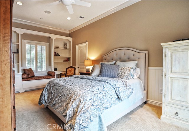 Downstairs bedroom with window seat