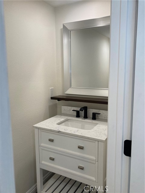 28769 Magnolia Way, Saugus CA: https://media.crmls.org/medias/5040fe51-858d-4daf-89be-5ff5671d9aa0.jpg