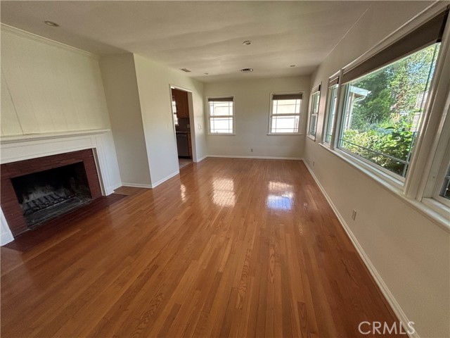 21327 De La Osa, Woodland Hills CA: https://media.crmls.org/medias/50414325-ee24-4edc-a9c6-0f11a7bbc6b7.jpg