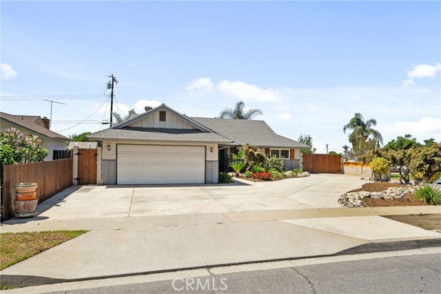 Detail Gallery Image 2 of 32 For 8631 Holly St, Rancho Cucamonga,  CA 91701 - 3 Beds | 2 Baths