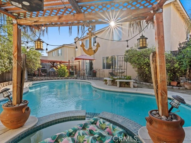 Image 32 of 39 For 528 Memphis Court