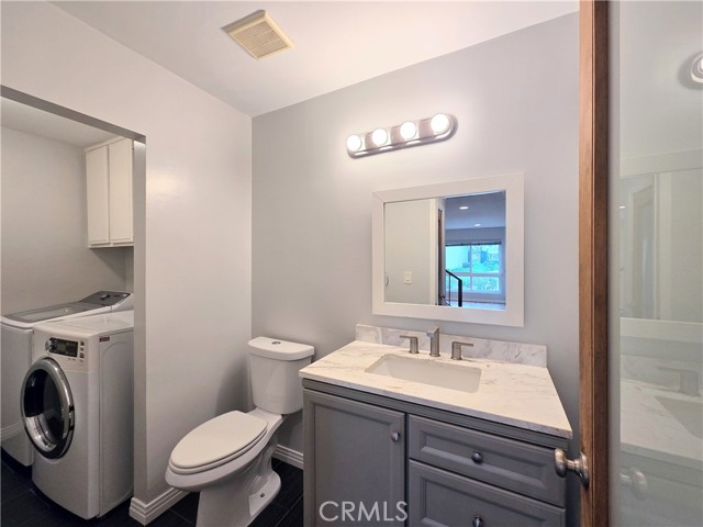 Detail Gallery Image 12 of 34 For 3701 Country Club Dr #3,  Long Beach,  CA 90807 - 2 Beds | 1/1 Baths