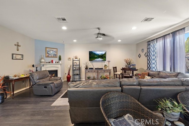 29210 Nectarine Street, Menifee CA: https://media.crmls.org/medias/50438ef9-73f1-4627-89eb-51bc0a7c6ee2.jpg