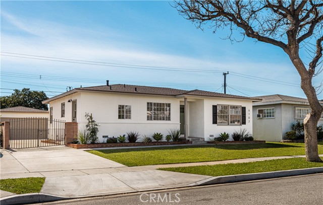 Detail Gallery Image 2 of 19 For 6102 Charlwood St, Lakewood,  CA 90713 - 4 Beds | 2 Baths
