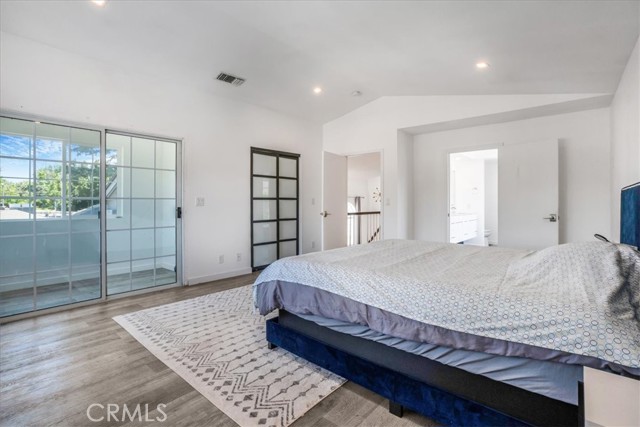 2481 S Bundy Drive, Los Angeles CA: https://media.crmls.org/medias/5043b542-946b-41dc-92e6-c226553385f6.jpg