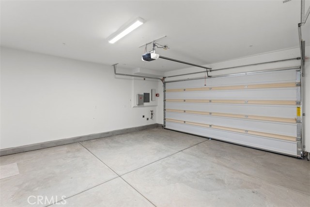 16023 Cochise Court, Chino CA: https://media.crmls.org/medias/5043d9af-aa03-4fa1-94c7-f4c575e6d5b9.jpg