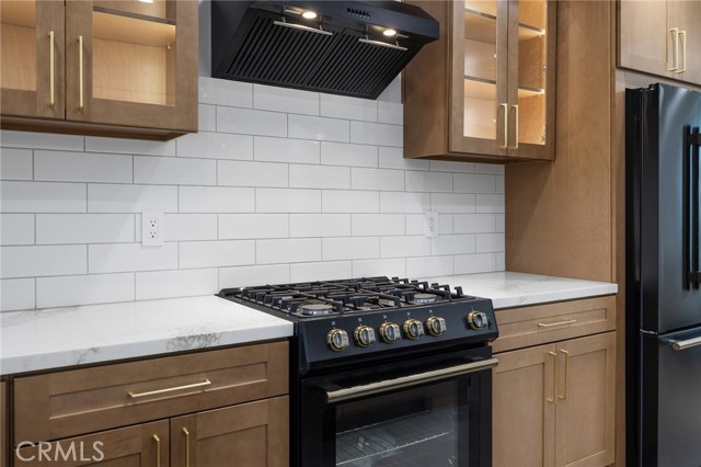Detail Gallery Image 17 of 61 For 11410 Reseda Bld, Porter Ranch,  CA 91326 - 4 Beds | 3/1 Baths