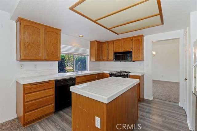 Detail Gallery Image 13 of 57 For 10011 Thornbird Ct, Moreno Valley,  CA 92557 - 4 Beds | 3 Baths