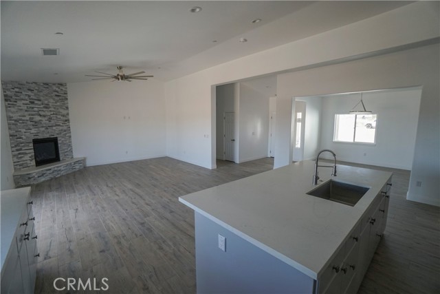 Detail Gallery Image 12 of 28 For 17850 Bangor Ave, Hesperia,  CA 92345 - 4 Beds | 2/1 Baths