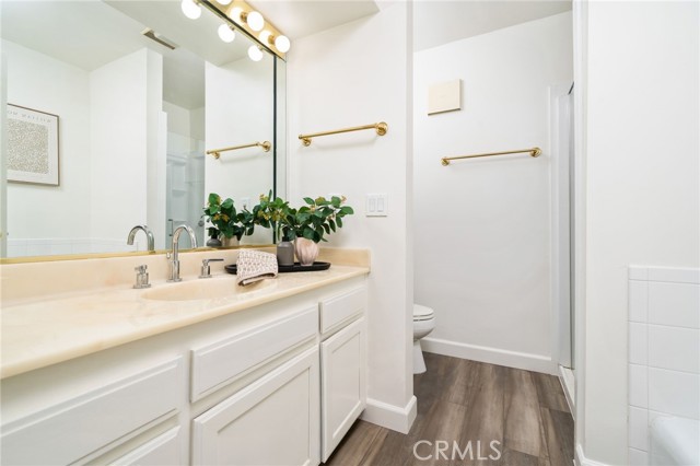Detail Gallery Image 17 of 22 For 4915 Tyrone #115,  Sherman Oaks,  CA 91423 - 1 Beds | 1/1 Baths