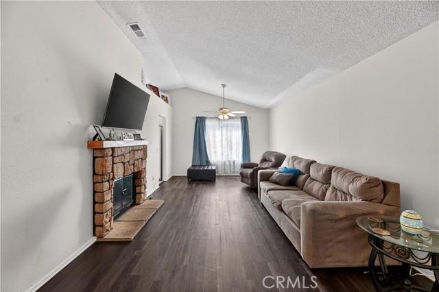 Detail Gallery Image 9 of 40 For 501 Presidents Ave, Hemet,  CA 92543 - 3 Beds | 2/1 Baths