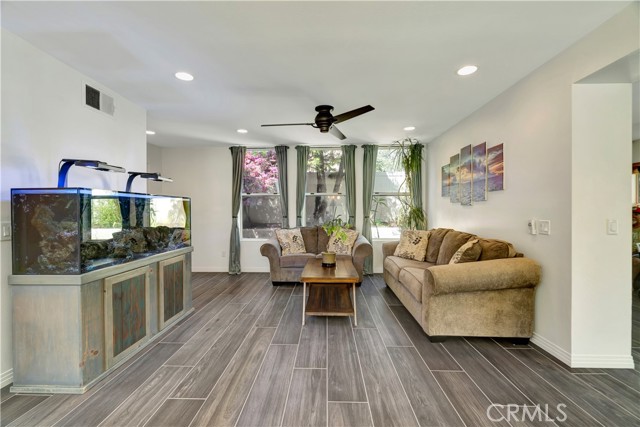 20009 Tanager Court, Canyon Country CA: https://media.crmls.org/medias/5044daa3-365e-42c7-bc86-343a19900203.jpg