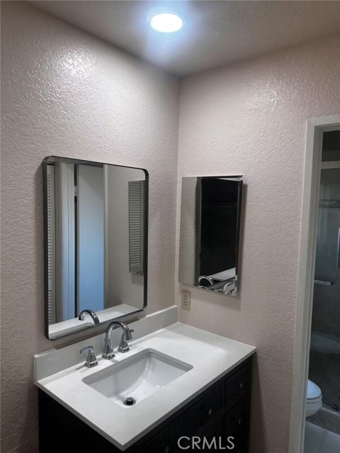 26002 Dundee Drive, Lake Forest CA: https://media.crmls.org/medias/504563e5-d272-4fb8-ad28-372f33e74354.jpg
