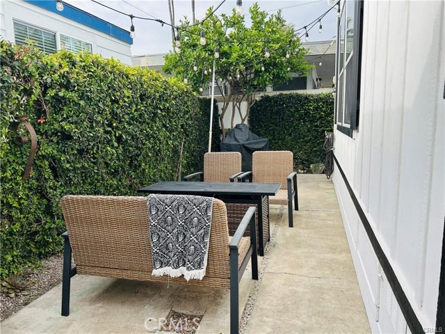 Detail Gallery Image 23 of 39 For 237 Plymouth Ave, Newport Beach,  CA 92660 - 3 Beds | 2 Baths