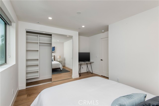 Front Image Thumbnail for CRNP26099162