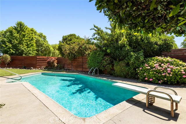 7 Pinecrest Circle, Chico CA: https://media.crmls.org/medias/50461855-7ac2-4664-88ba-e148cbdaff04.jpg
