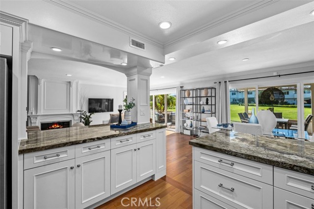 Detail Gallery Image 13 of 32 For 525 Vista Flora, Newport Beach,  CA 92660 - 3 Beds | 2/1 Baths