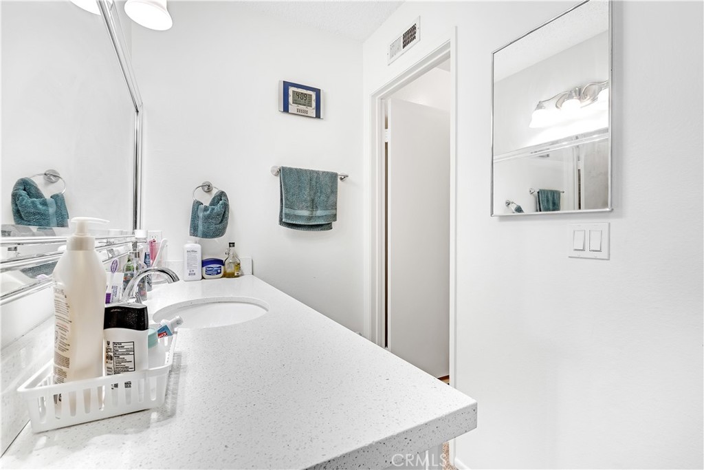 MLS #OC25258602 image #11