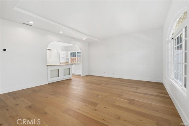 Detail Gallery Image 4 of 16 For 369 E 20th, Costa Mesa,  CA 92627 - 4 Beds | 3 Baths