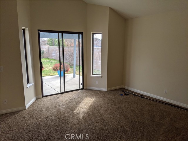 2002 Springcreek Circle, Upland CA: https://media.crmls.org/medias/5047da1e-d79f-4b5b-b4d0-a0b1479ae1e2.jpg