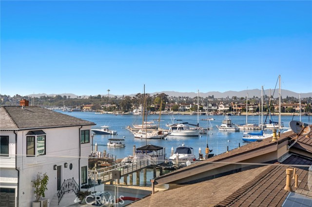 318 Coronado Street, Newport Beach CA: https://media.crmls.org/medias/50480d2a-5e71-48f7-b592-89ba752328c2.jpg