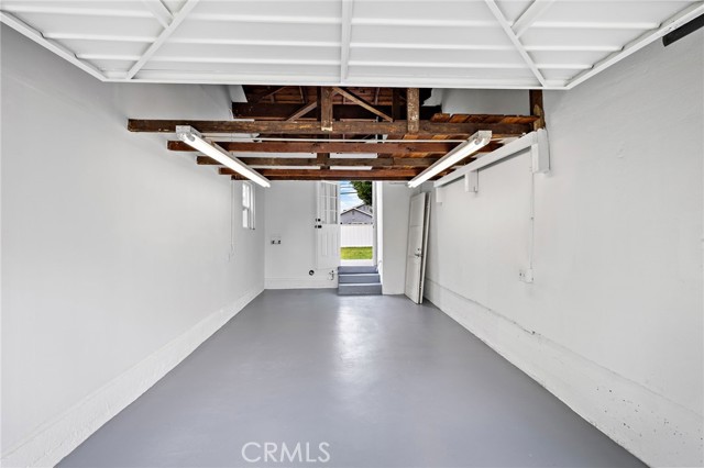1833 N Greenbrier N Road, Long Beach CA: https://media.crmls.org/medias/504858da-344e-4fc8-ad1b-a4bc4b63745e.jpg