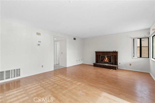 Detail Gallery Image 7 of 21 For 1126 Pebblewood, Diamond Bar,  CA 91765 - 4 Beds | 2/1 Baths