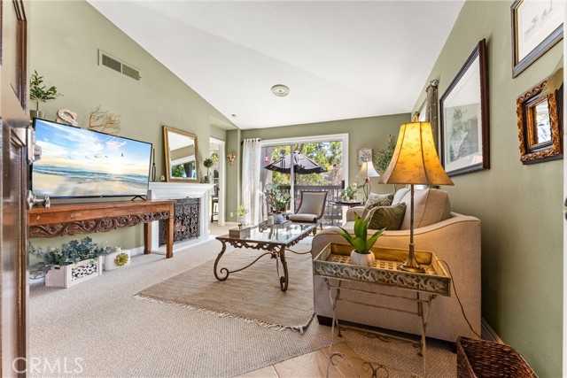 Detail Gallery Image 4 of 29 For 2960 Champion Way #709,  Tustin,  CA 92782 - 2 Beds | 2 Baths