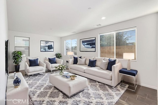 Detail Gallery Image 8 of 35 For 3126 E Painted Crescent, Ontario,  CA 91762 - 3 Beds | 2/1 Baths