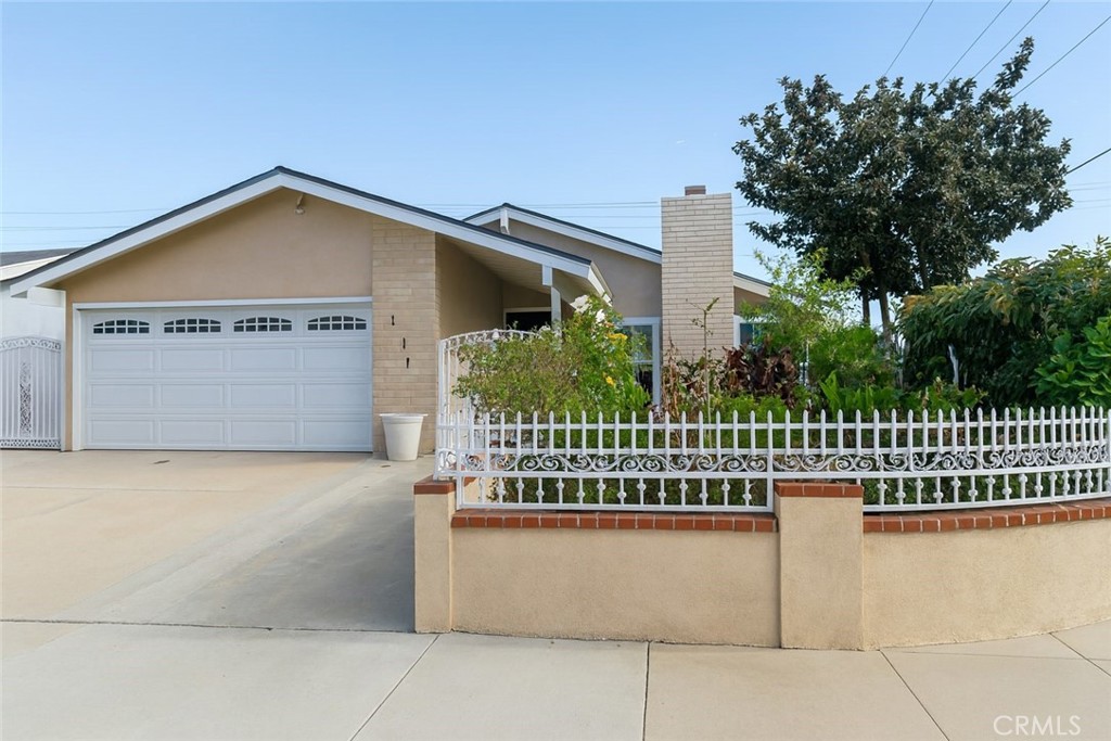2224 S Anchor