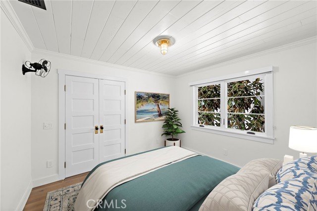 350 Cliff, Laguna Beach CA: https://media.crmls.org/medias/5049cfad-f116-46b2-8bfc-b82a78b456ec.jpg
