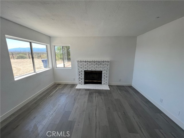 Detail Gallery Image 2 of 5 For 36265 172nd St, Llano,  CA 93544 - 3 Beds | 2 Baths