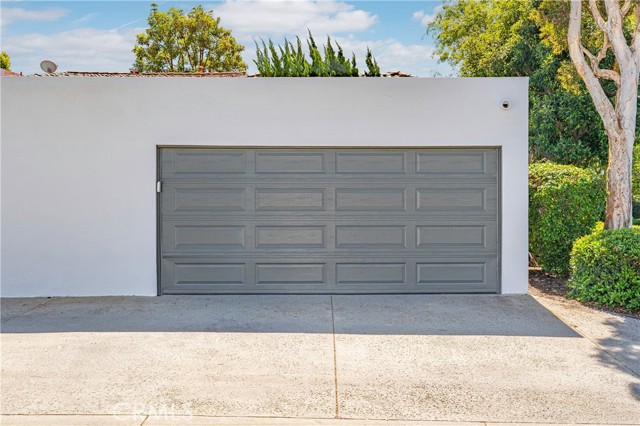 Detail Gallery Image 29 of 37 For 2214 Vista Hogar, Newport Beach,  CA 92660 - 4 Beds | 2/1 Baths