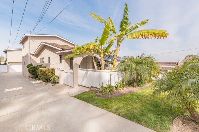 205 Lucia Avenue, Redondo Beach, California 90277, 7 Bedrooms Bedrooms, ,3 BathroomsBathrooms,Residential,Sold,Lucia,SB17052115