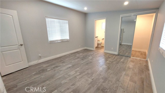 Detail Gallery Image 23 of 35 For 8649 Cantaloupe Ave, Panorama City,  CA 91402 - 3 Beds | 3 Baths
