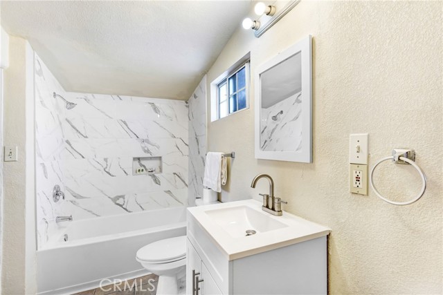 1419 S Redondo Boulevard, Los Angeles CA: https://media.crmls.org/medias/504be42d-34ba-448d-a924-091809cbc92e.jpg