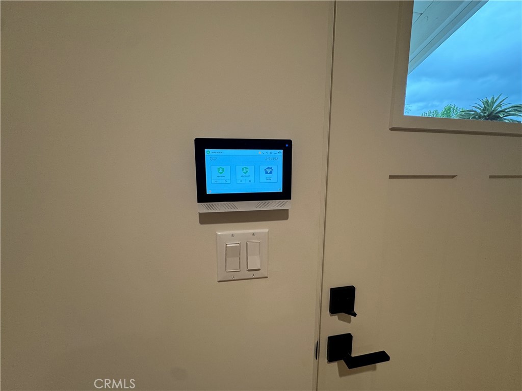 https://media.crmls.org/medias/504c2835-495c-43b7-b7aa-b3f58cc0de25.jpg?preset=X-Large