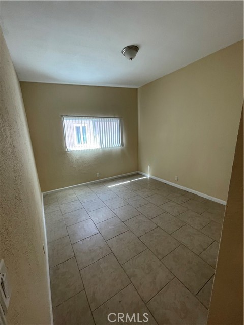 Image 3 of 6 For 45420 Park Street 4