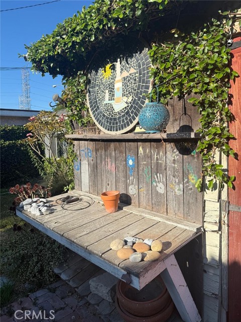 9312 Garden View Avenue, South Gate CA: https://media.crmls.org/medias/504c61e7-0af9-406d-8396-24aa8f30a6c1.jpg