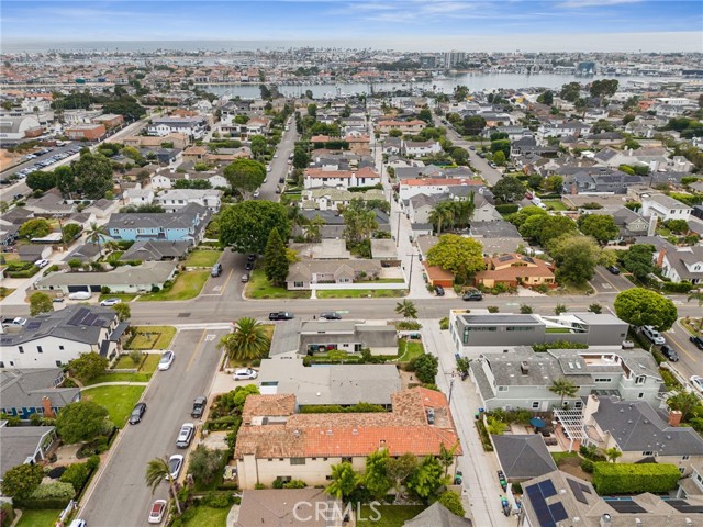 Detail Gallery Image 9 of 11 For 445 Fullerton Ave, Newport Beach,  CA 92663 - 3 Beds | 2 Baths