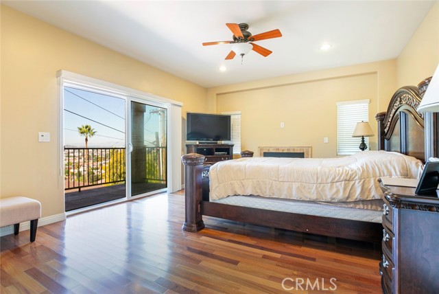 Detail Gallery Image 20 of 51 For 1301 Corona Dr, Glendale,  CA 91205 - 3 Beds | 5 Baths