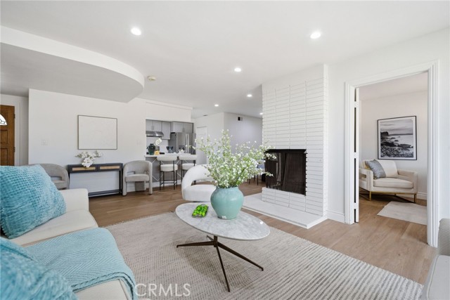 Detail Gallery Image 6 of 38 For 335 N London Pl, Anaheim,  CA 92806 - 5 Beds | 3 Baths