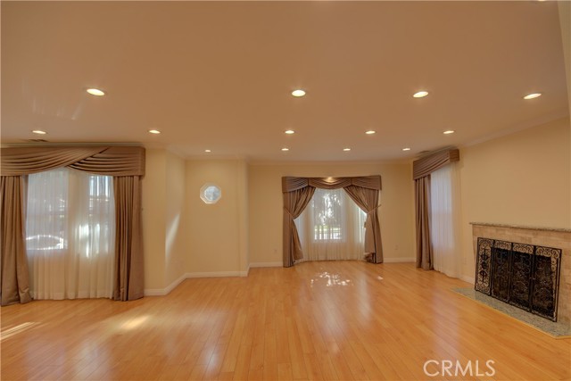 Detail Gallery Image 6 of 21 For 1367 E Windsor, Glendale,  CA 91205 - 3 Beds | 2/1 Baths