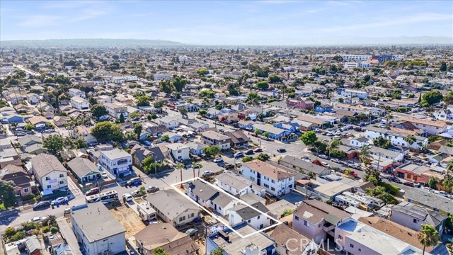 Detail Gallery Image 62 of 69 For 6616 Denver Ave, Los Angeles,  CA 90044 - 6 Beds | 5/1 Baths